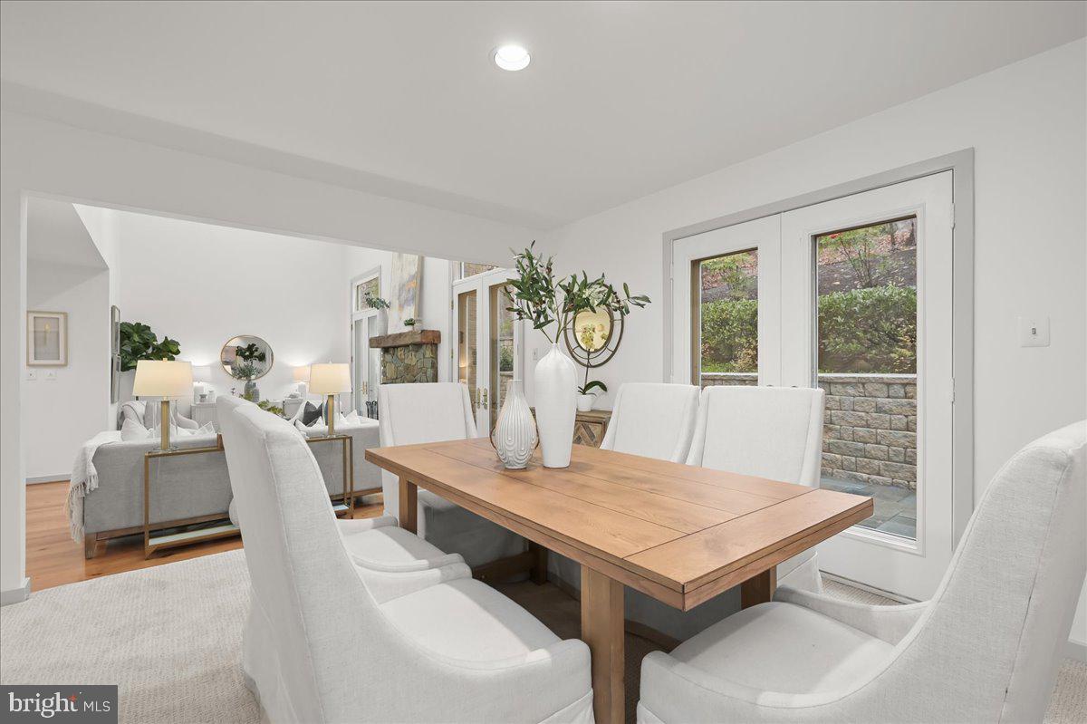 POTOMAC OUTSIDE - Residential