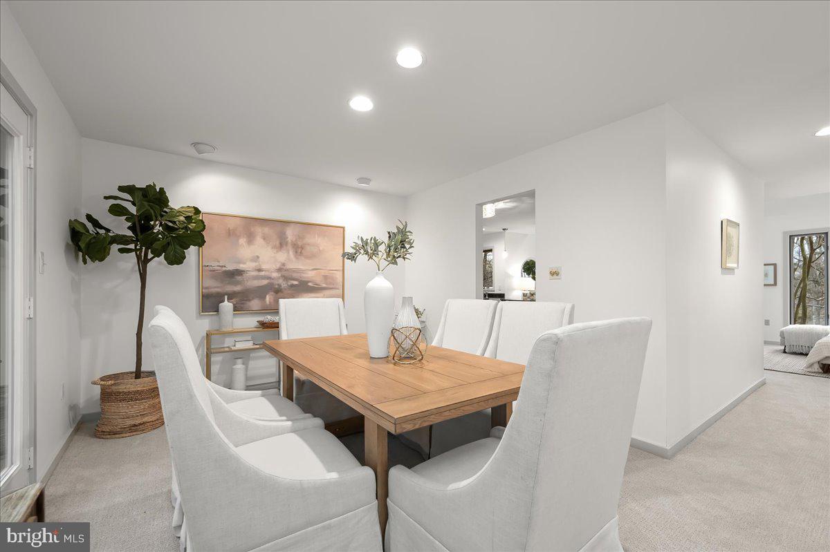 POTOMAC OUTSIDE - Residential