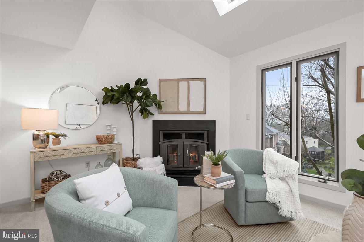 POTOMAC OUTSIDE - Residential