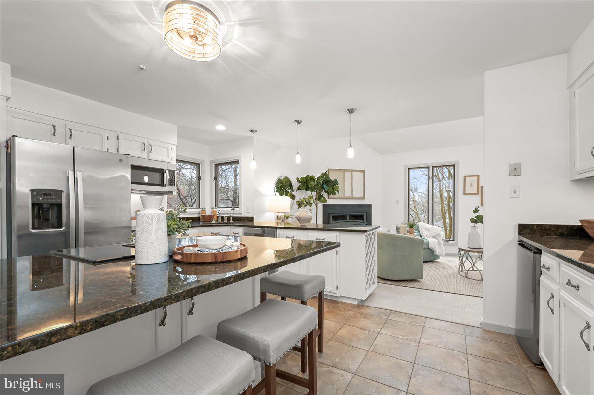 POTOMAC OUTSIDE - Residential