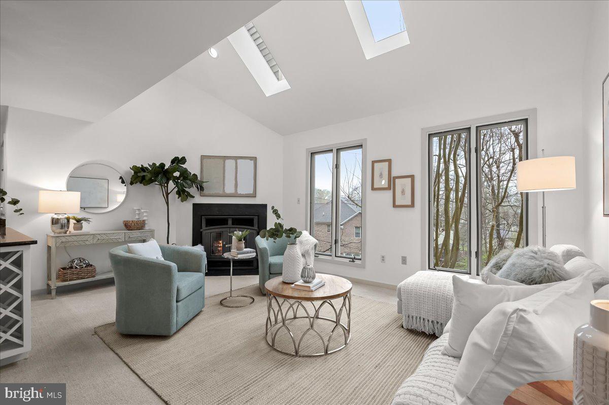 POTOMAC OUTSIDE - Residential