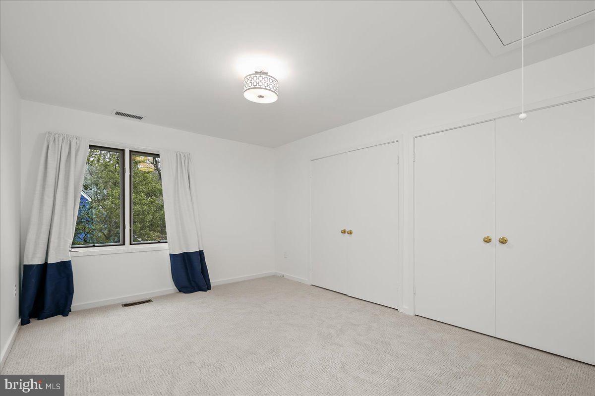 POTOMAC OUTSIDE - Residential