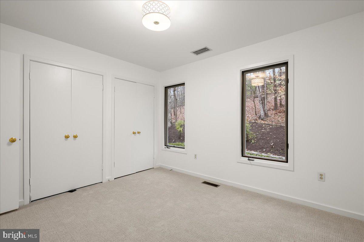 POTOMAC OUTSIDE - Residential