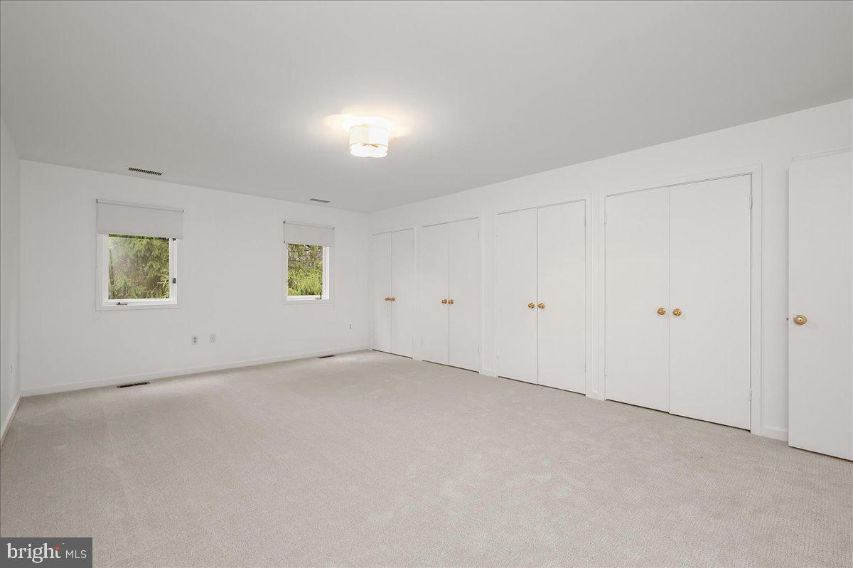 POTOMAC OUTSIDE - Residential