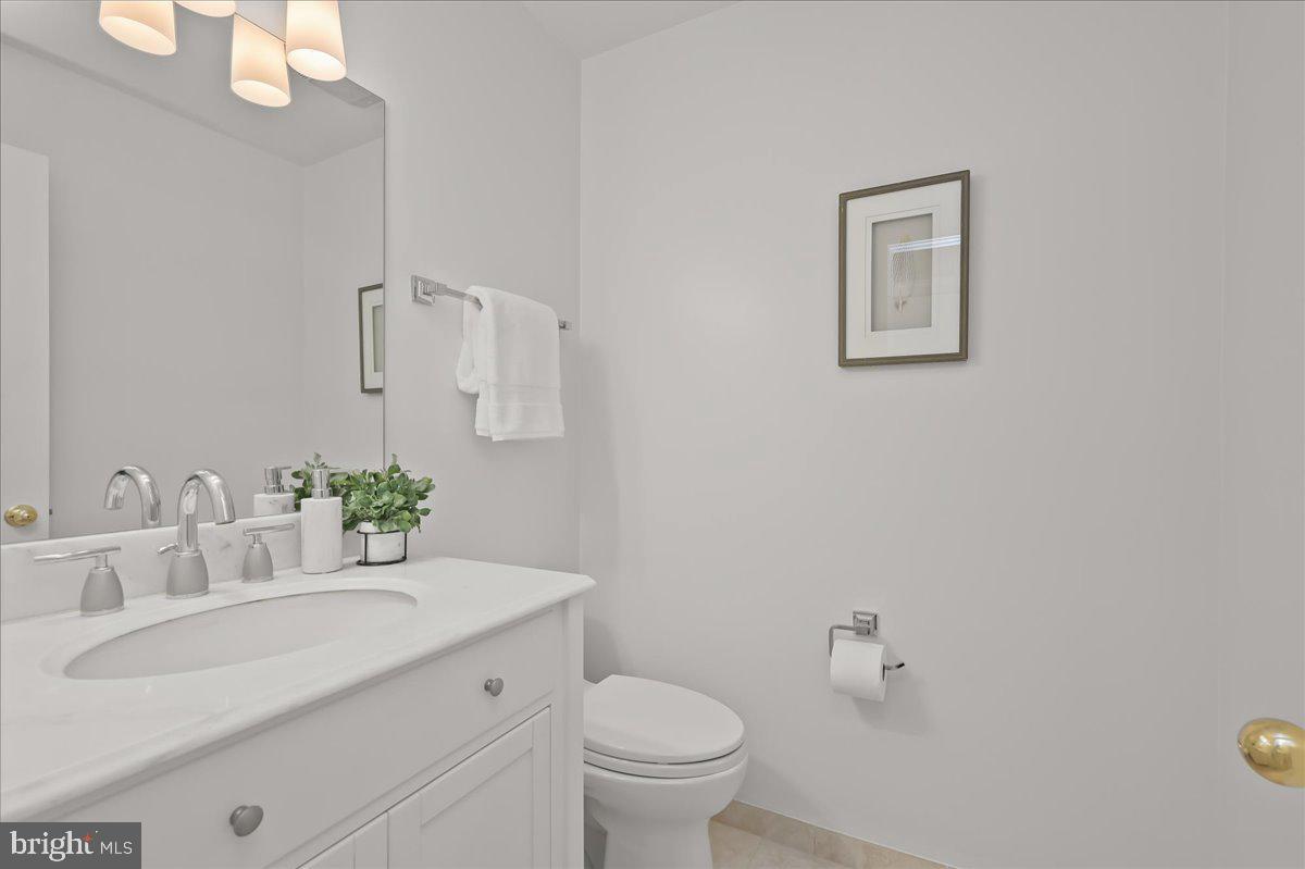 POTOMAC OUTSIDE - Residential