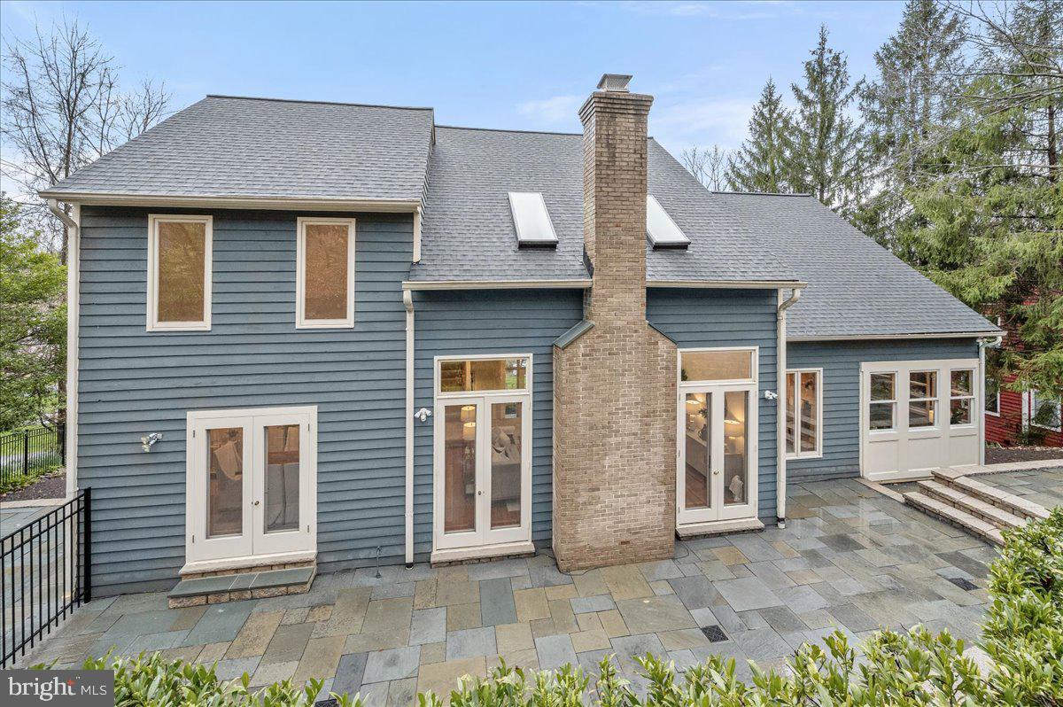 POTOMAC OUTSIDE - Residential