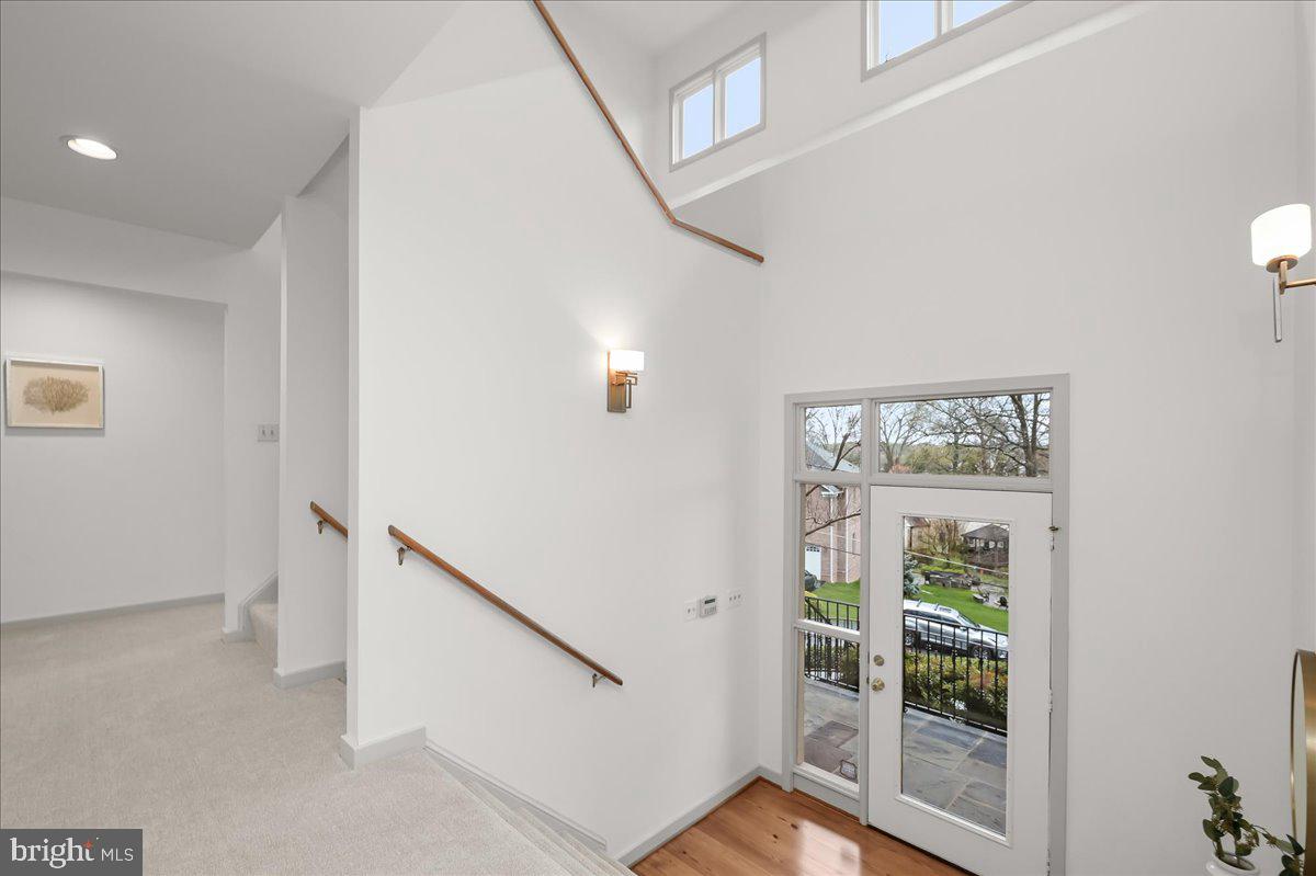 POTOMAC OUTSIDE - Residential