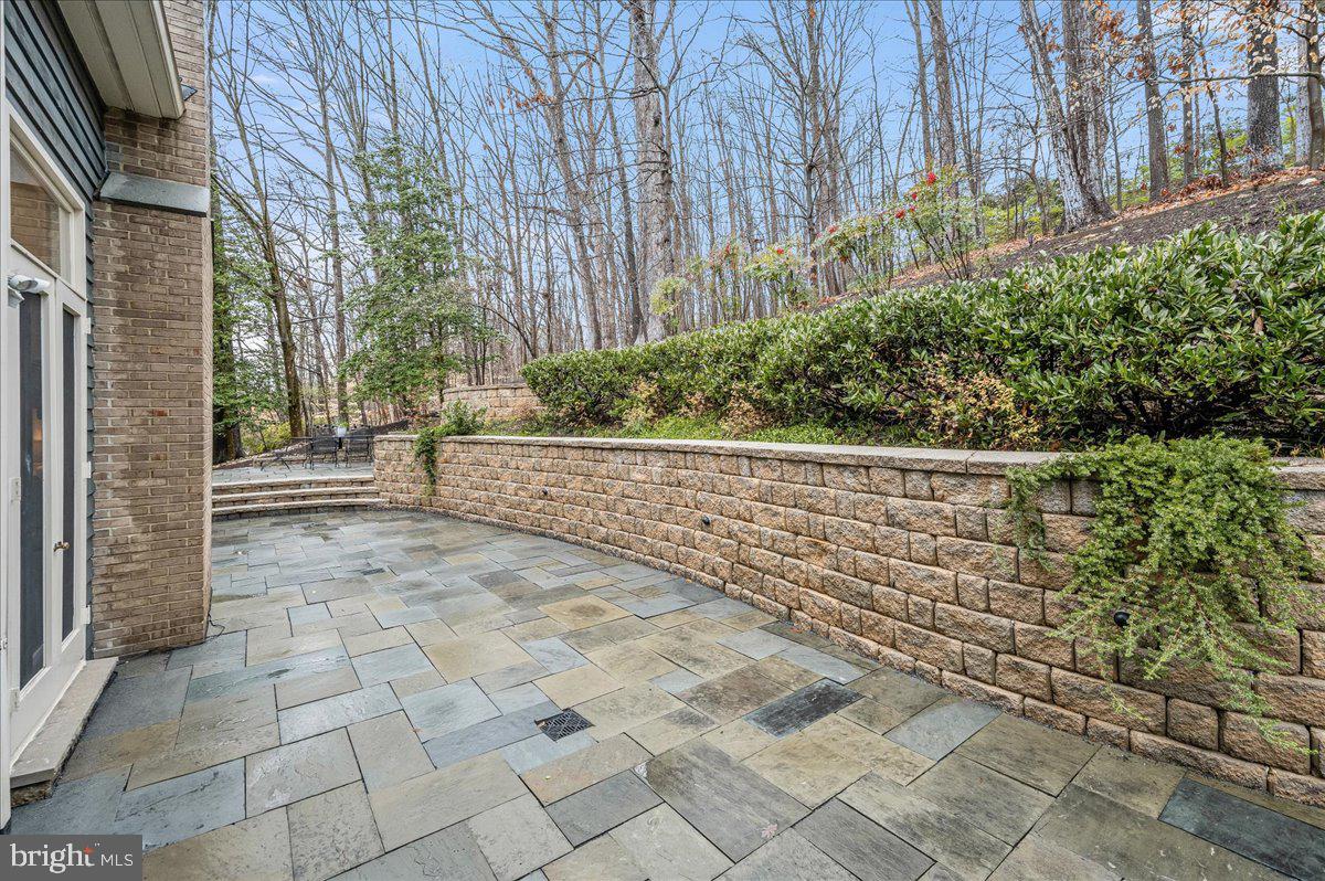 POTOMAC OUTSIDE - Residential