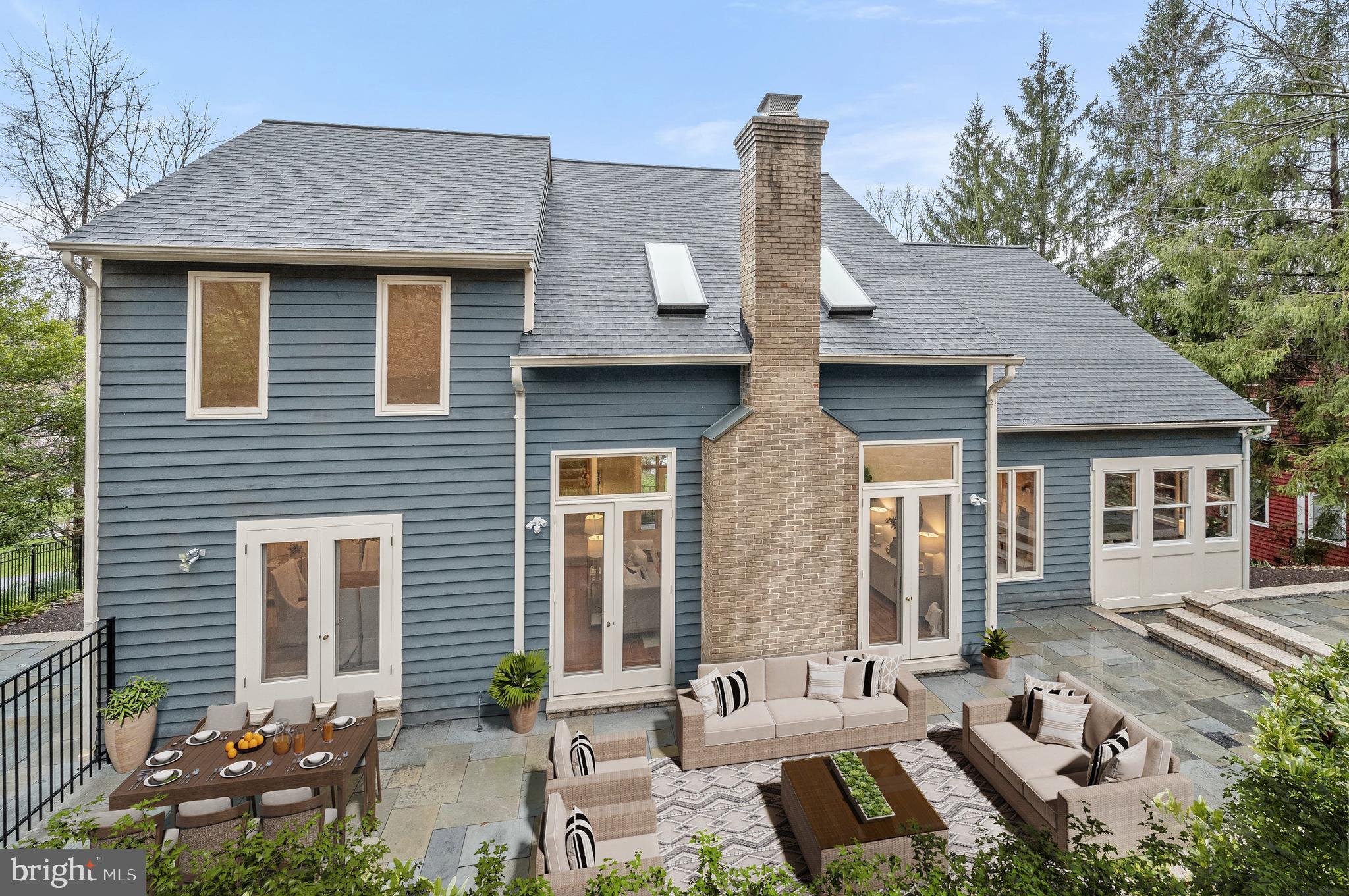 POTOMAC OUTSIDE - Residential