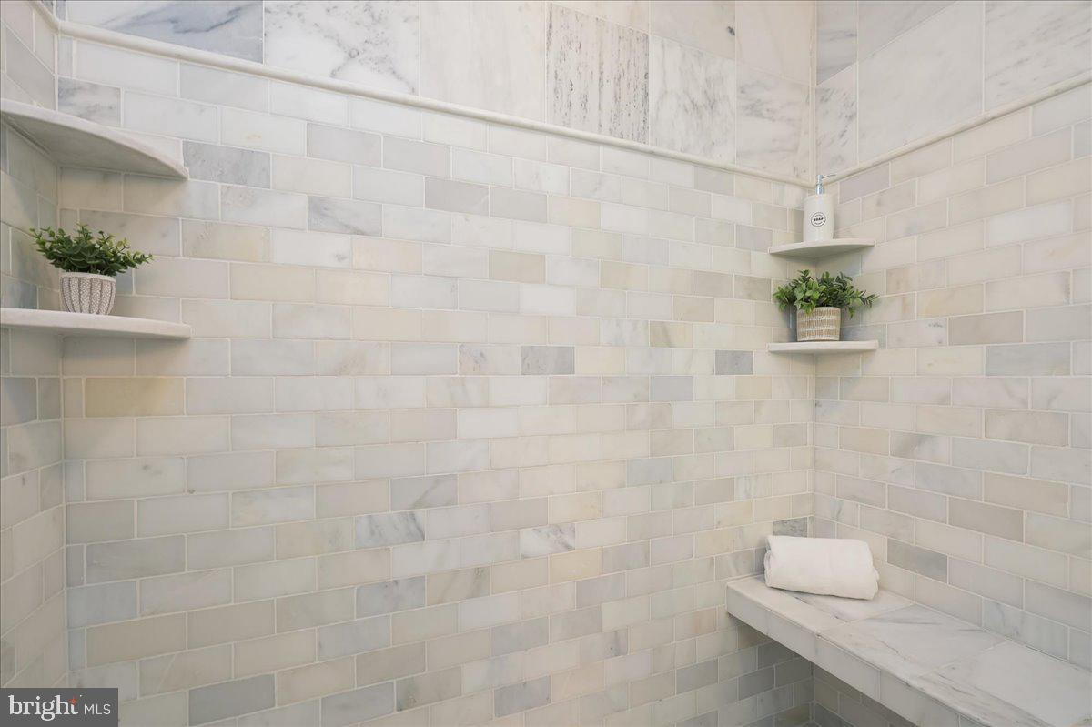 POTOMAC OUTSIDE - Residential