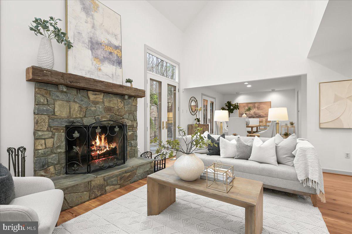 POTOMAC OUTSIDE - Residential