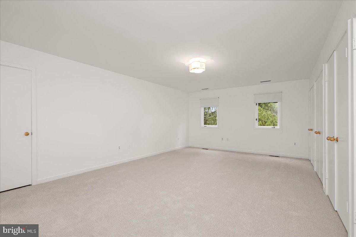 POTOMAC OUTSIDE - Residential