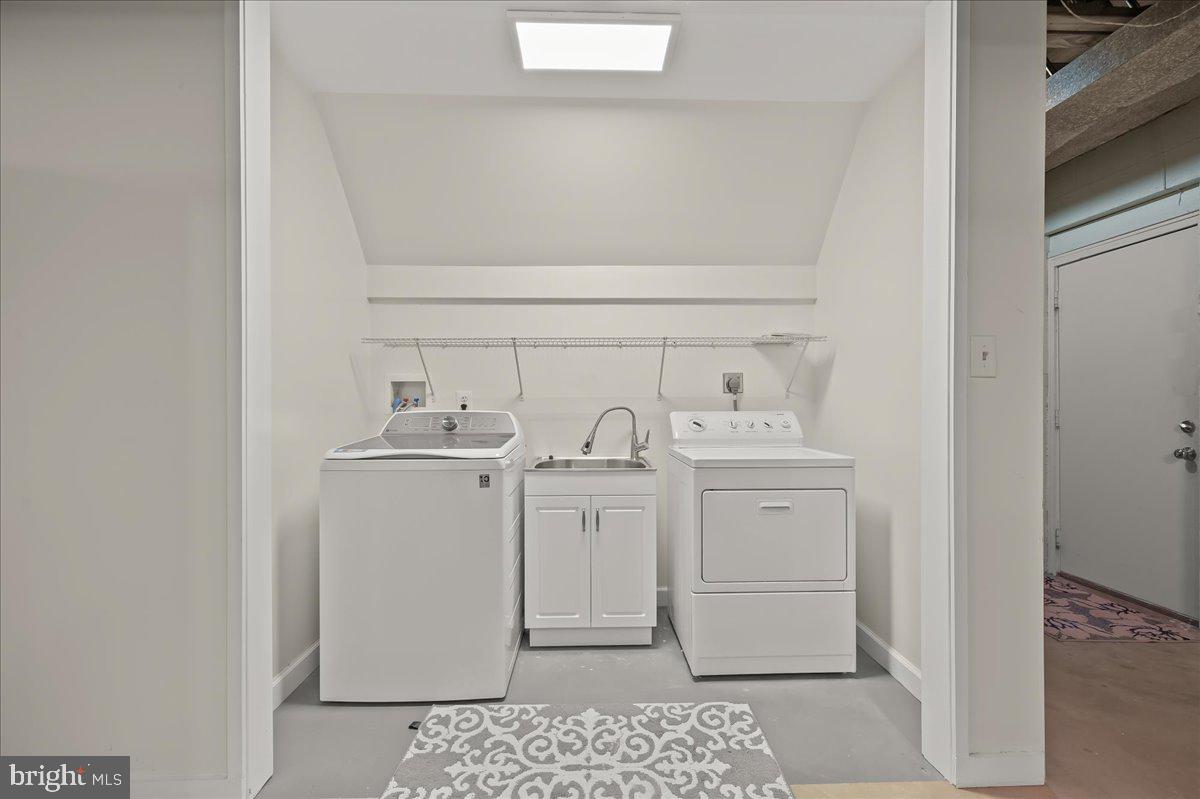 POTOMAC OUTSIDE - Residential