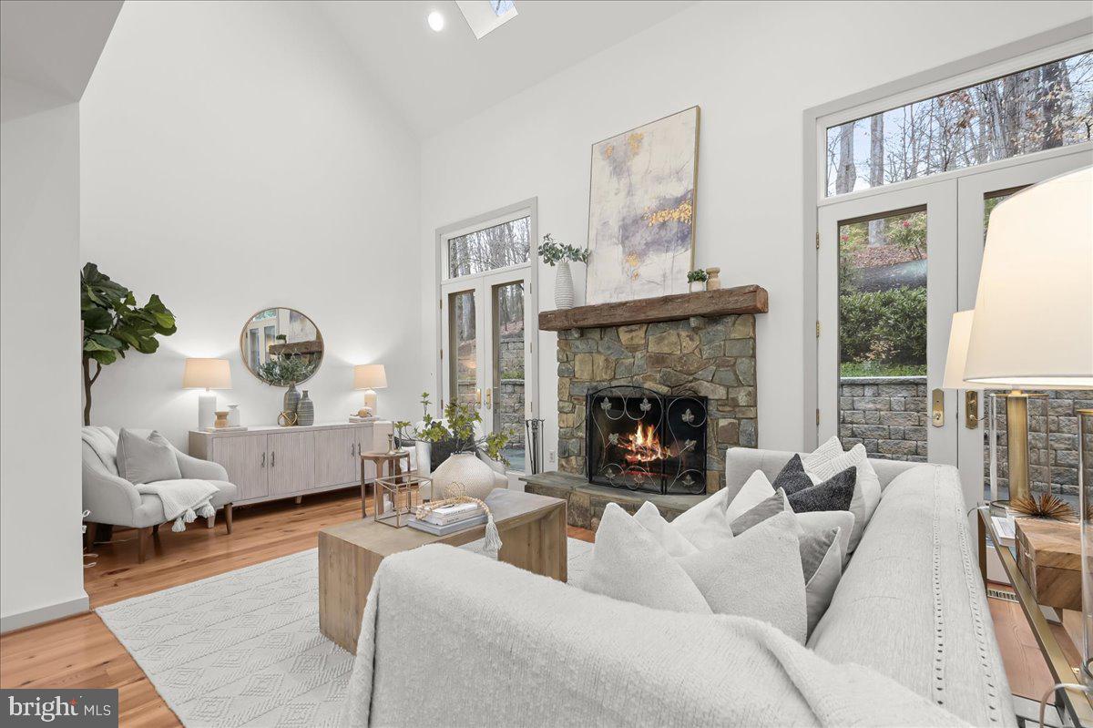 POTOMAC OUTSIDE - Residential