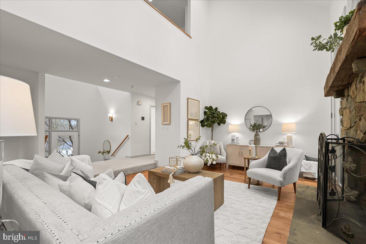 POTOMAC OUTSIDE - Residential