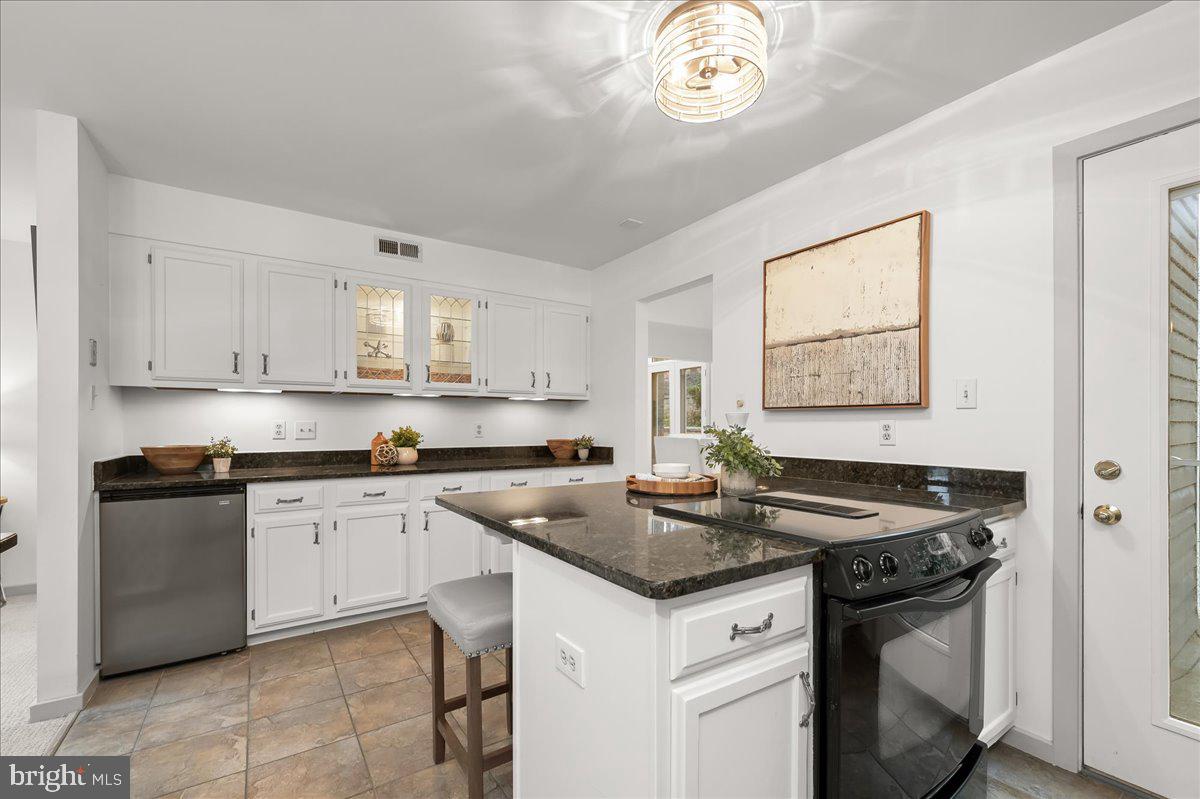 POTOMAC OUTSIDE - Residential