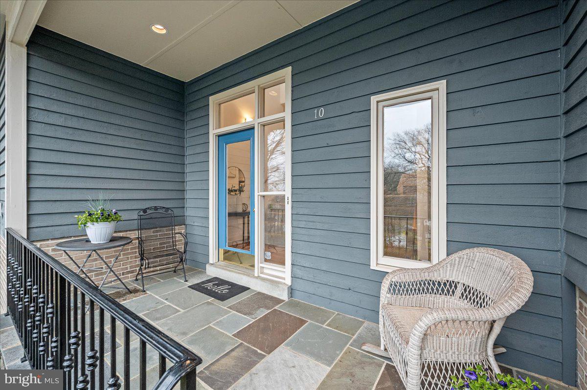 POTOMAC OUTSIDE - Residential