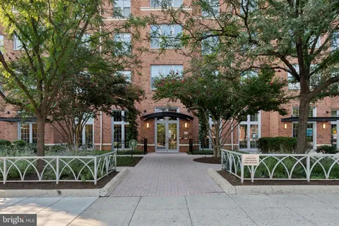1391 Pennsylvania Avenue SE Unit 352, Washington, DC MLS: DCDC2230706
