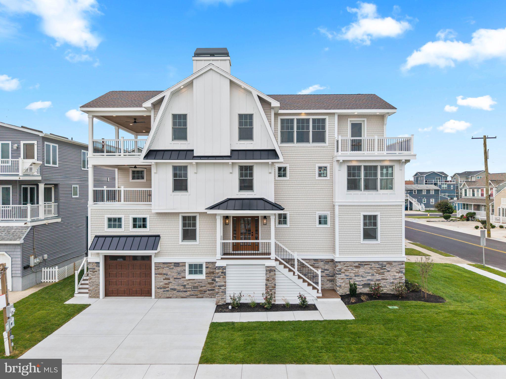 1106 E BEACH AVENUE