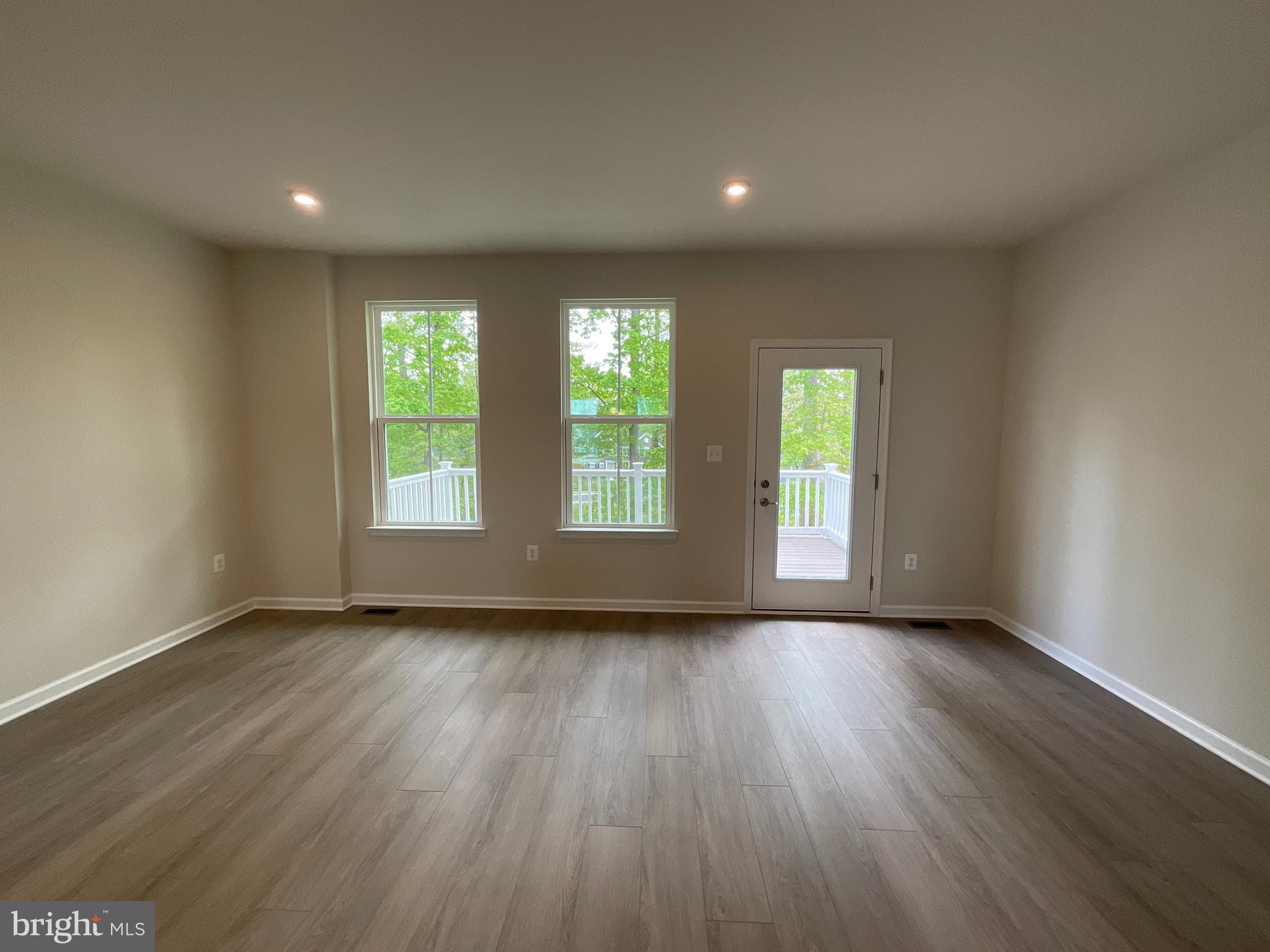 COURTHOUSE COMMONS - Residential Lease