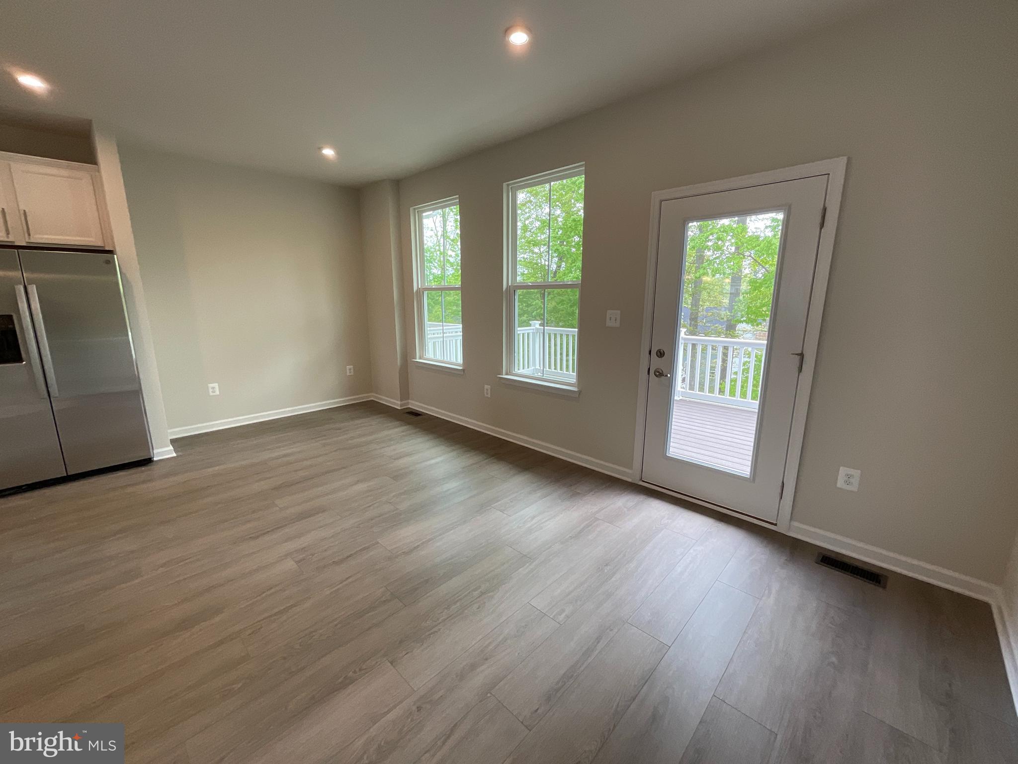 COURTHOUSE COMMONS - Residential Lease