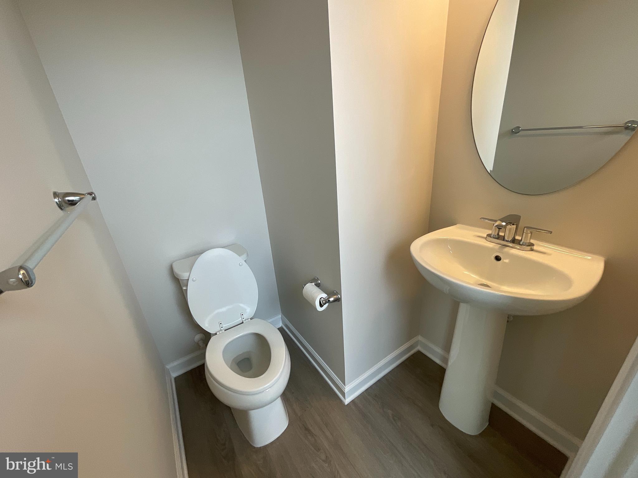 COURTHOUSE COMMONS - Residential Lease