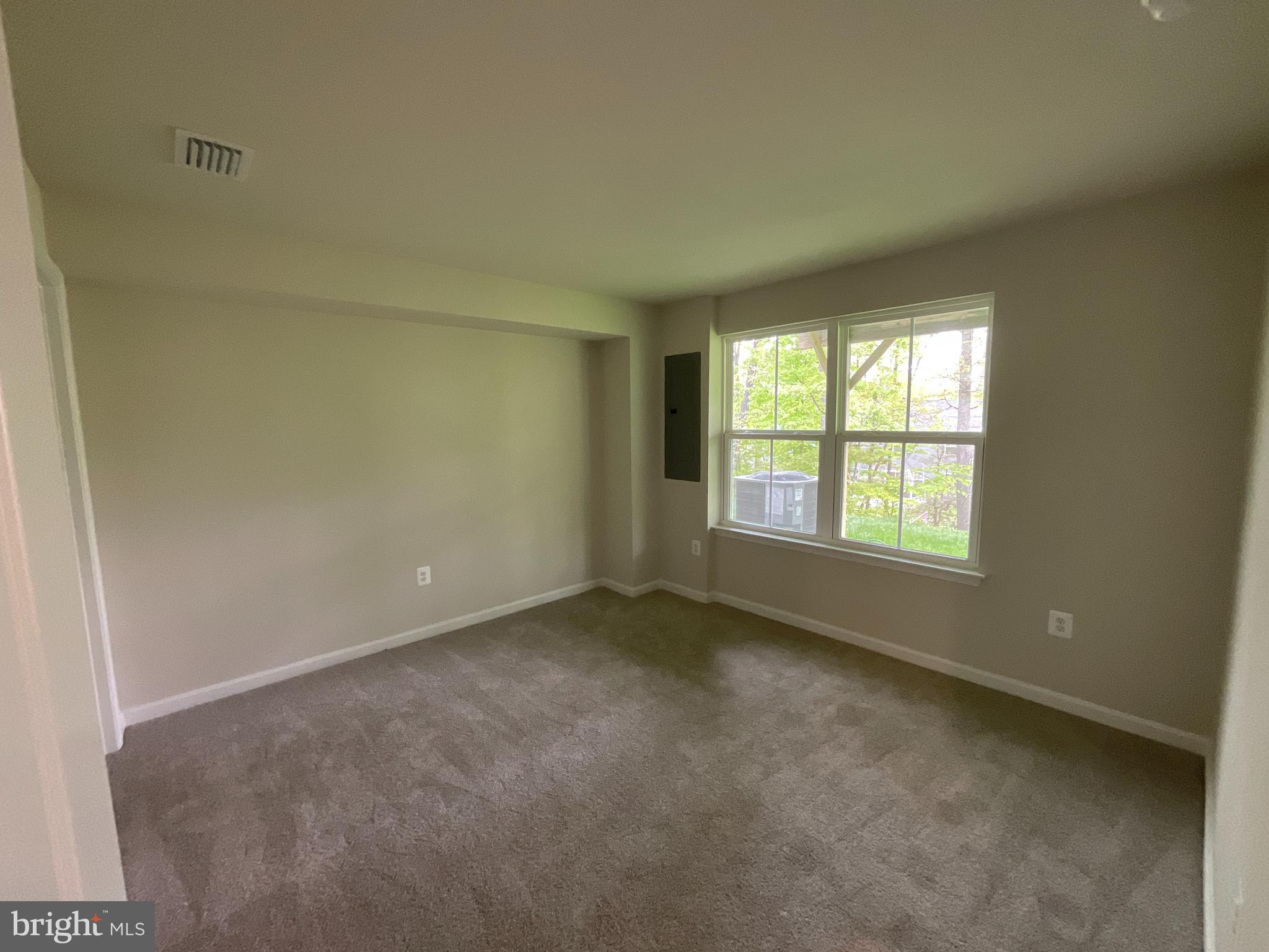 COURTHOUSE COMMONS - Residential Lease