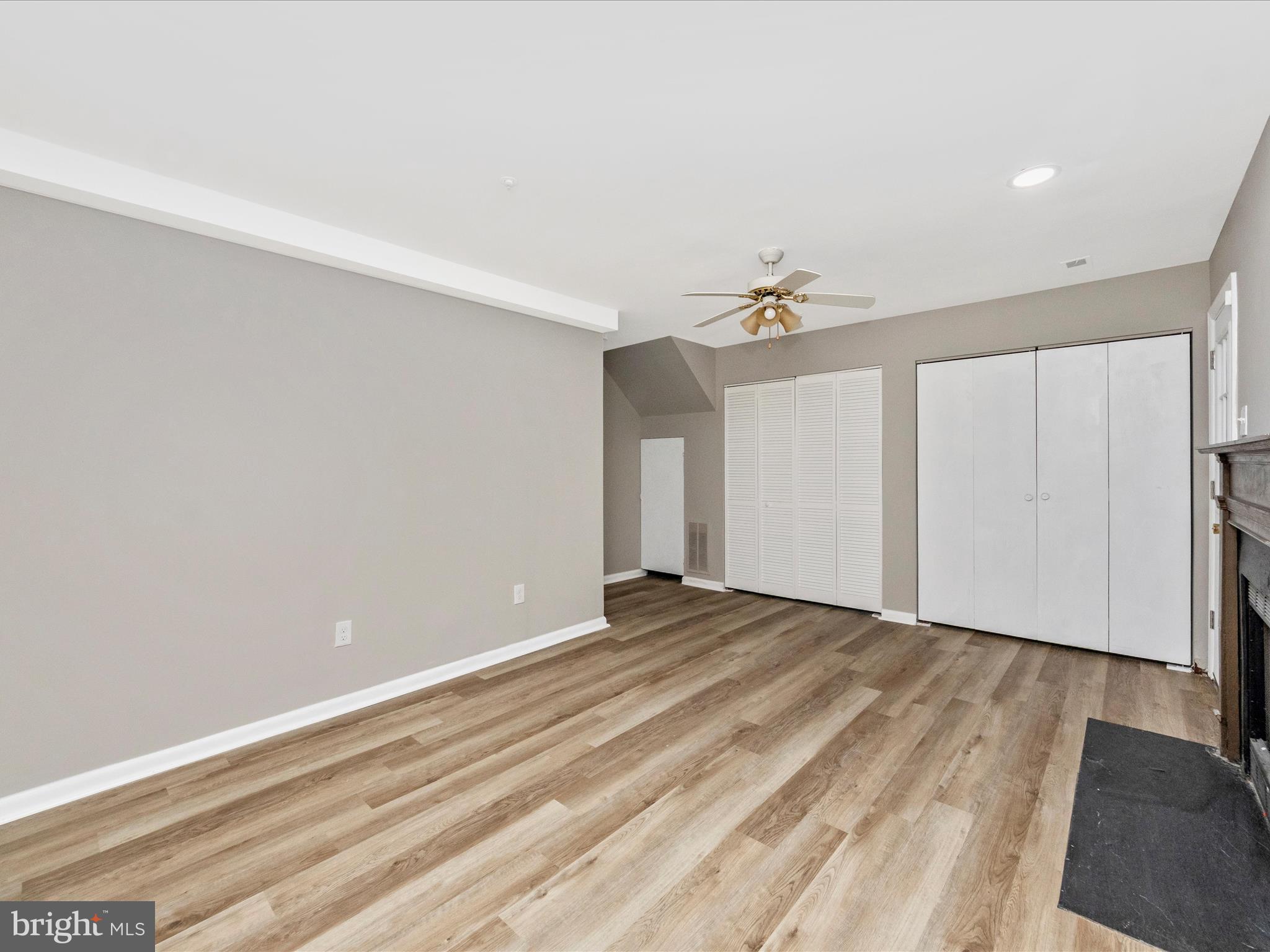 2242 COMMISSARY CIRCLE