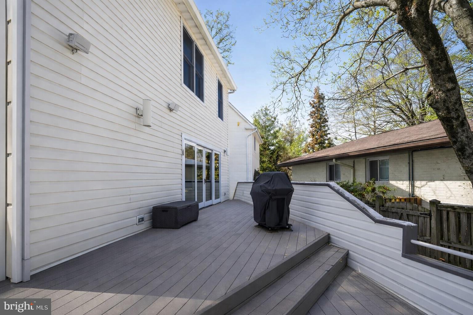 THE WILLIAMSBURG - Residential