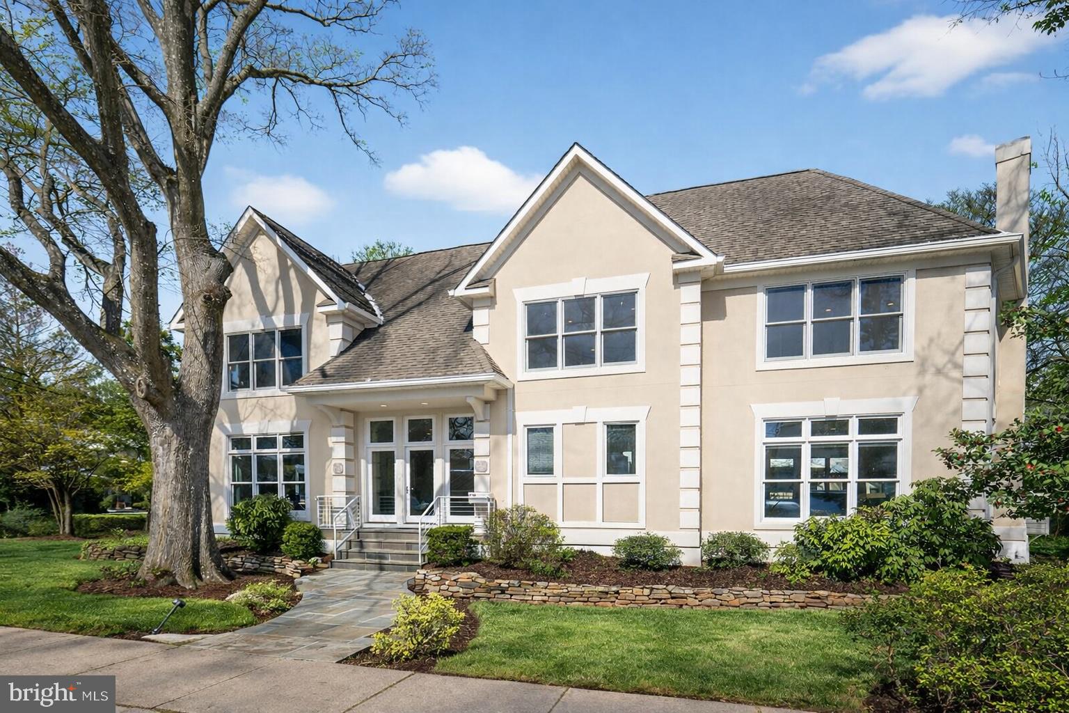 THE WILLIAMSBURG - Residential