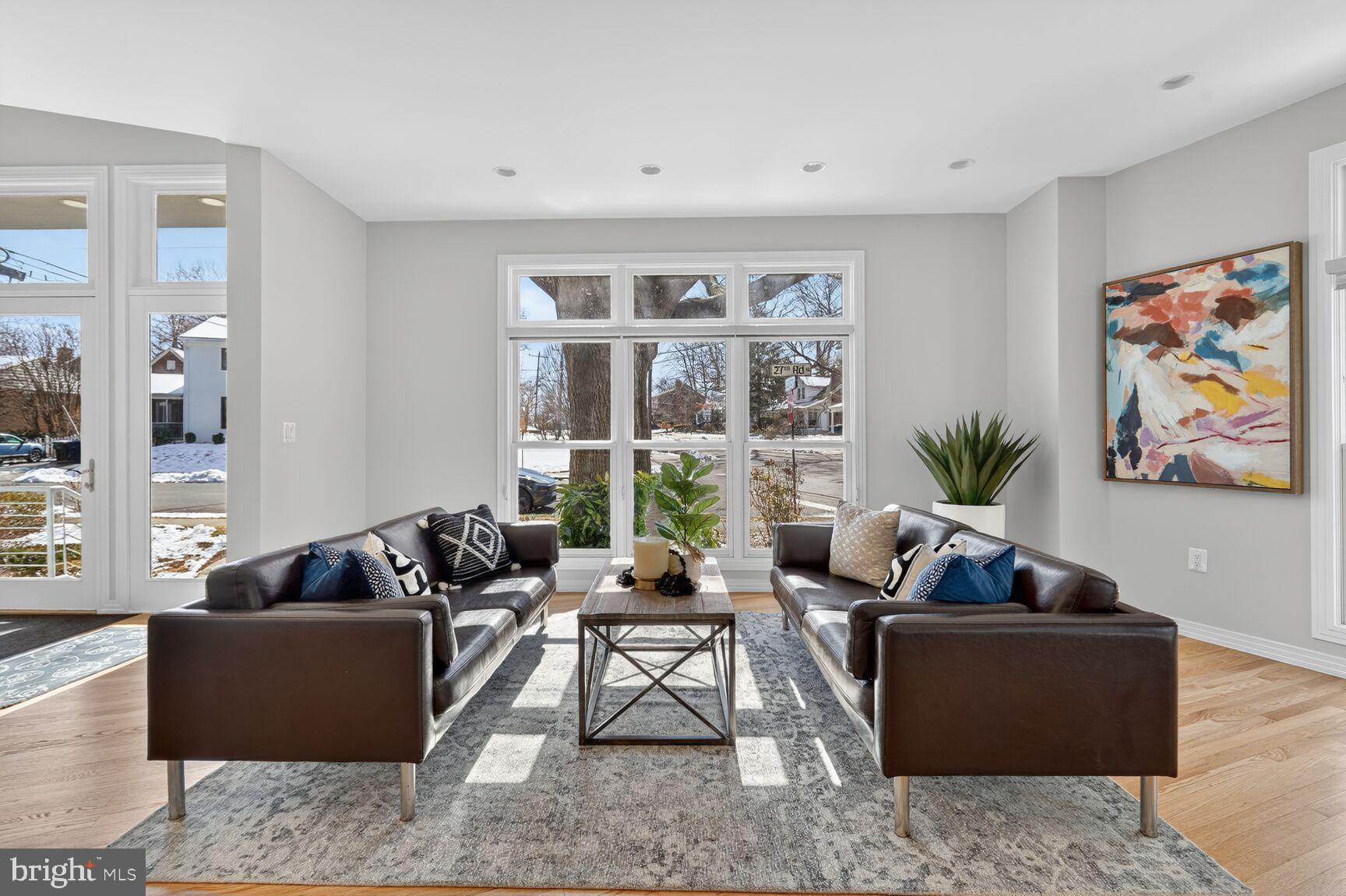 THE WILLIAMSBURG - Residential