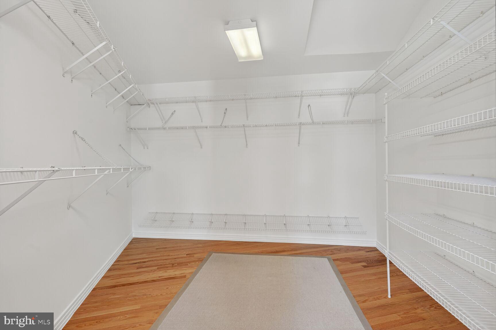 THE WILLIAMSBURG - Residential