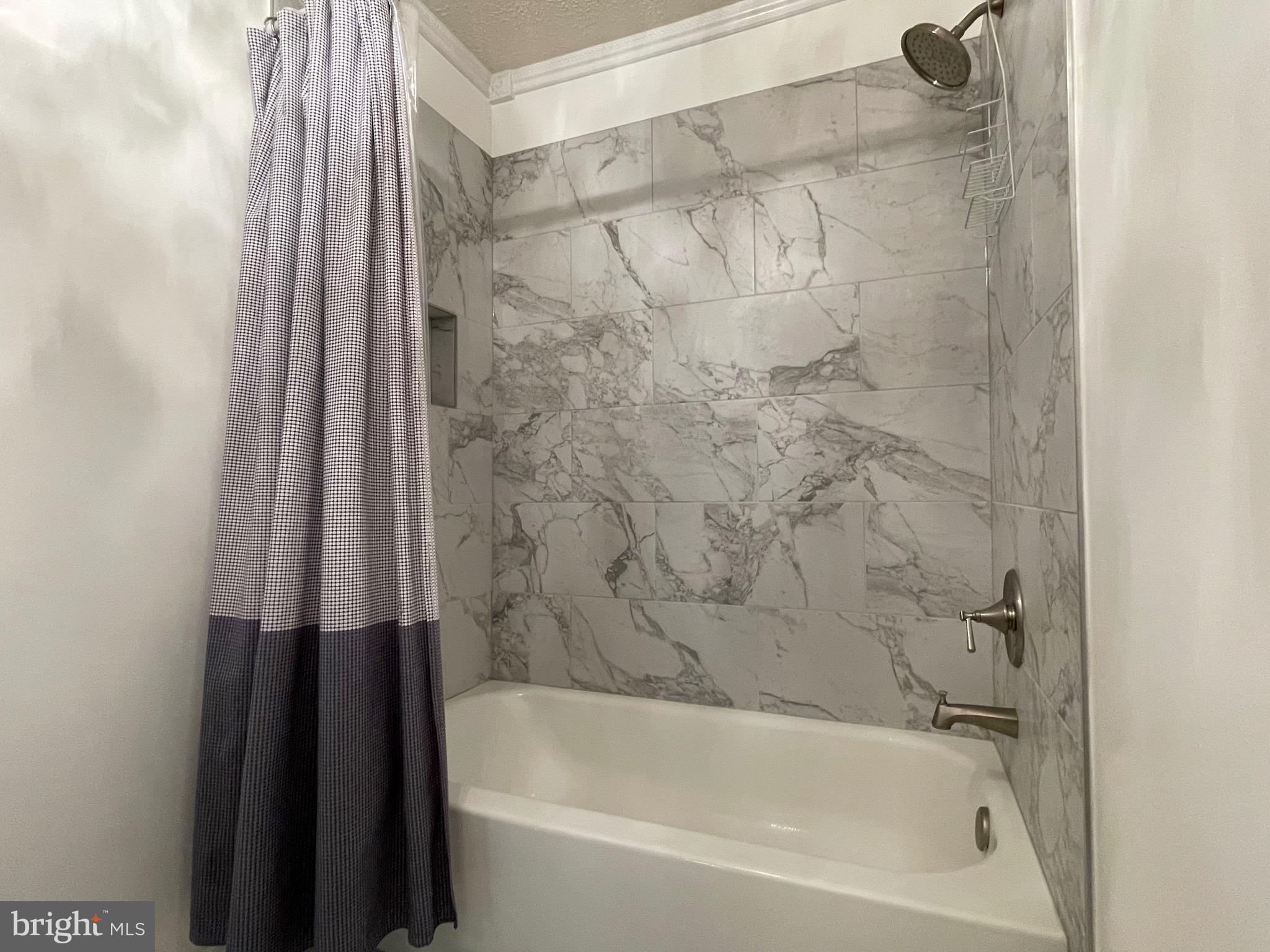 VININGS CONDO - Residential Lease