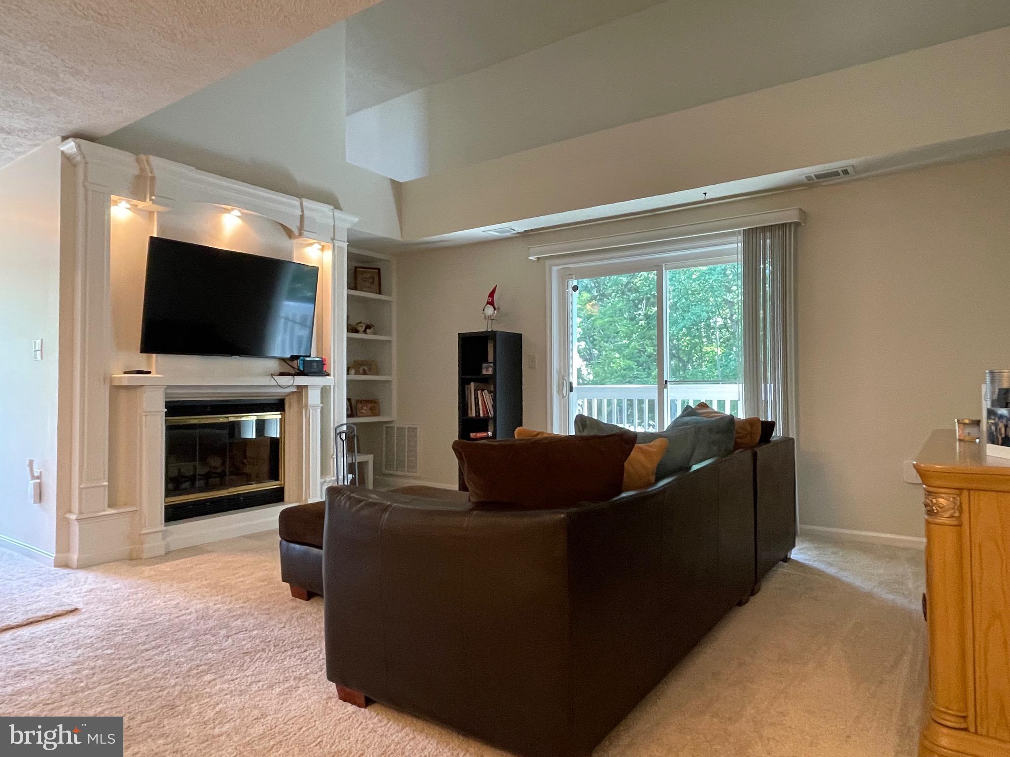 VININGS CONDO - Residential Lease