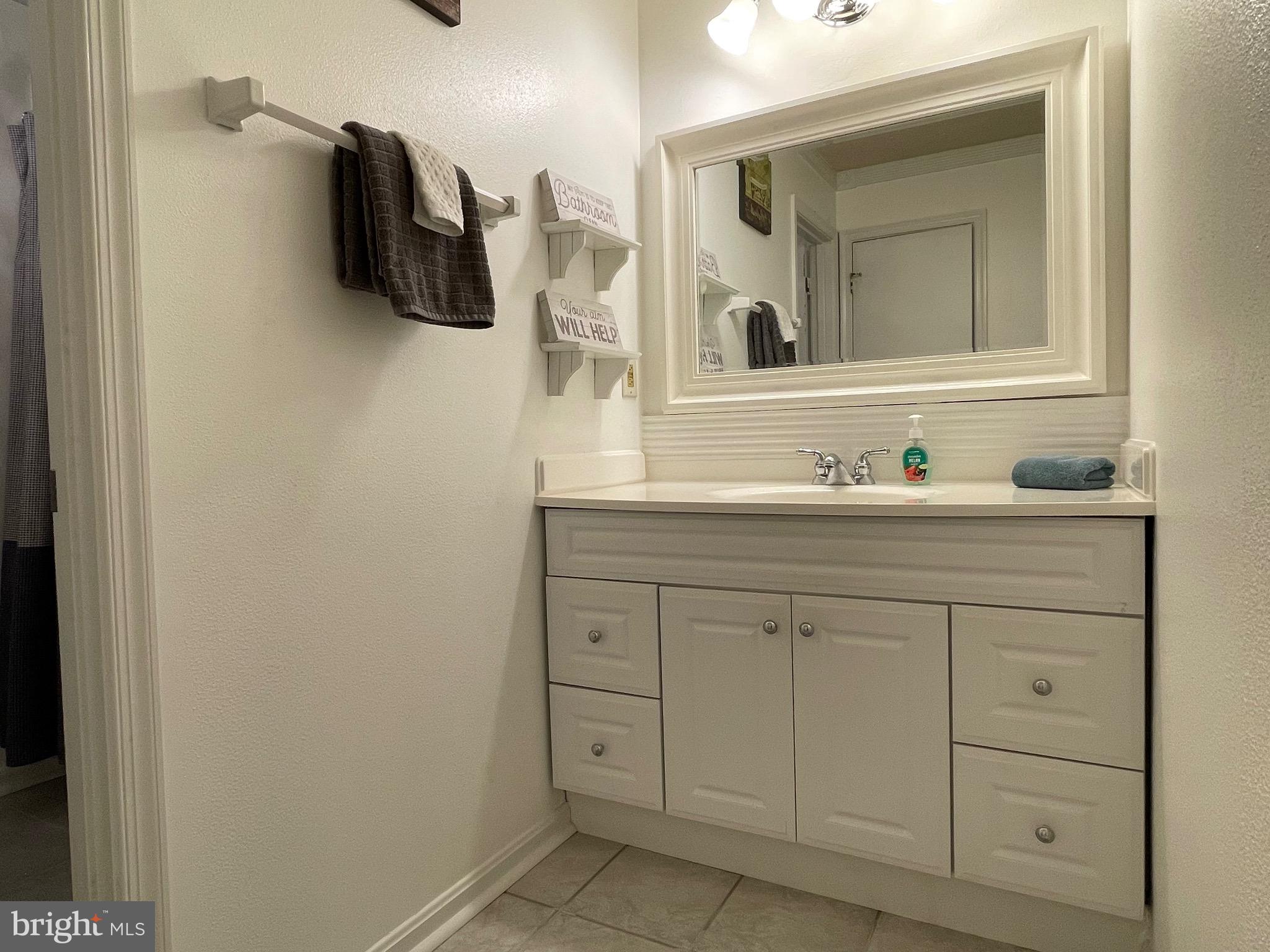 VININGS CONDO - Residential Lease