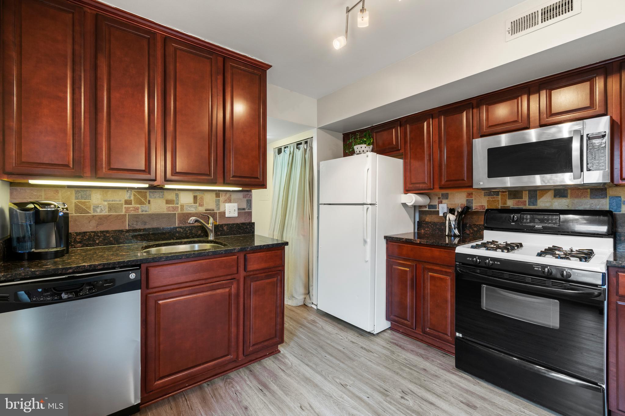 SOUTHGATE - Residential