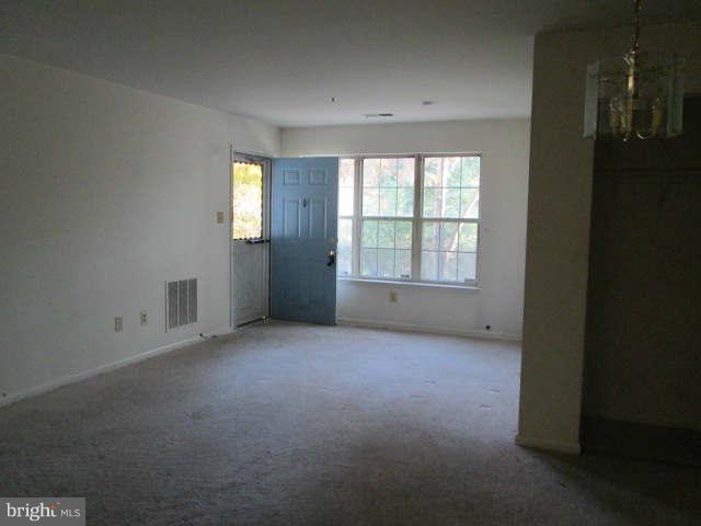 DEVON HILLS - Residential