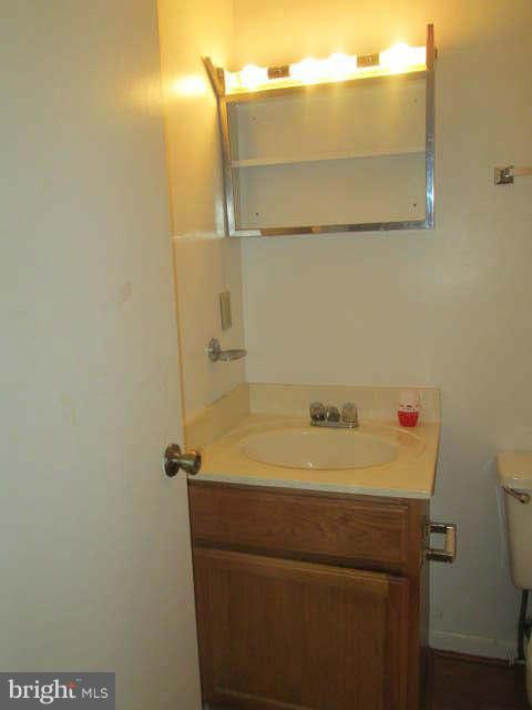 DEVON HILLS - Residential