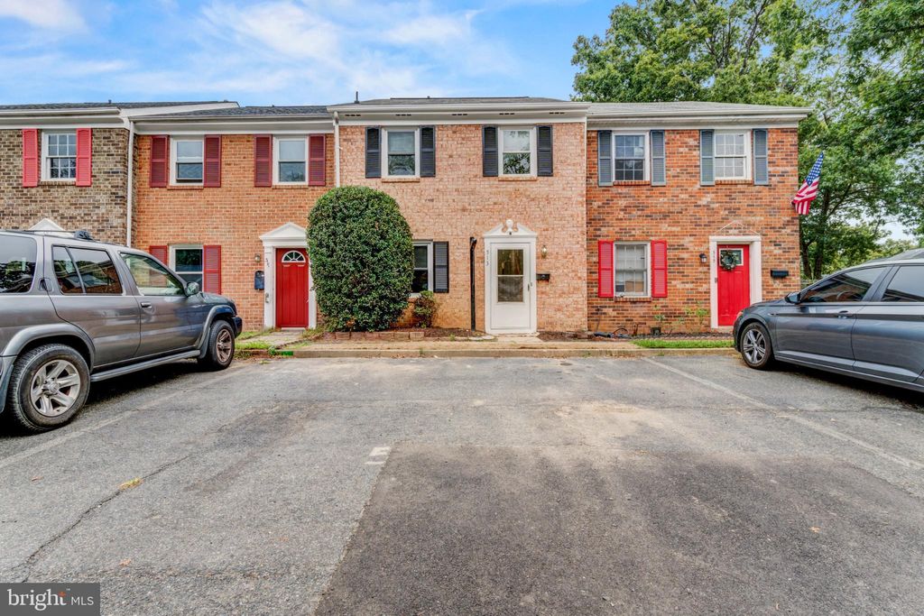 Photo of 513 Olde Greenwich Circle, FREDERICKSBURG, VA 22408 (MLS # VASP2036606)