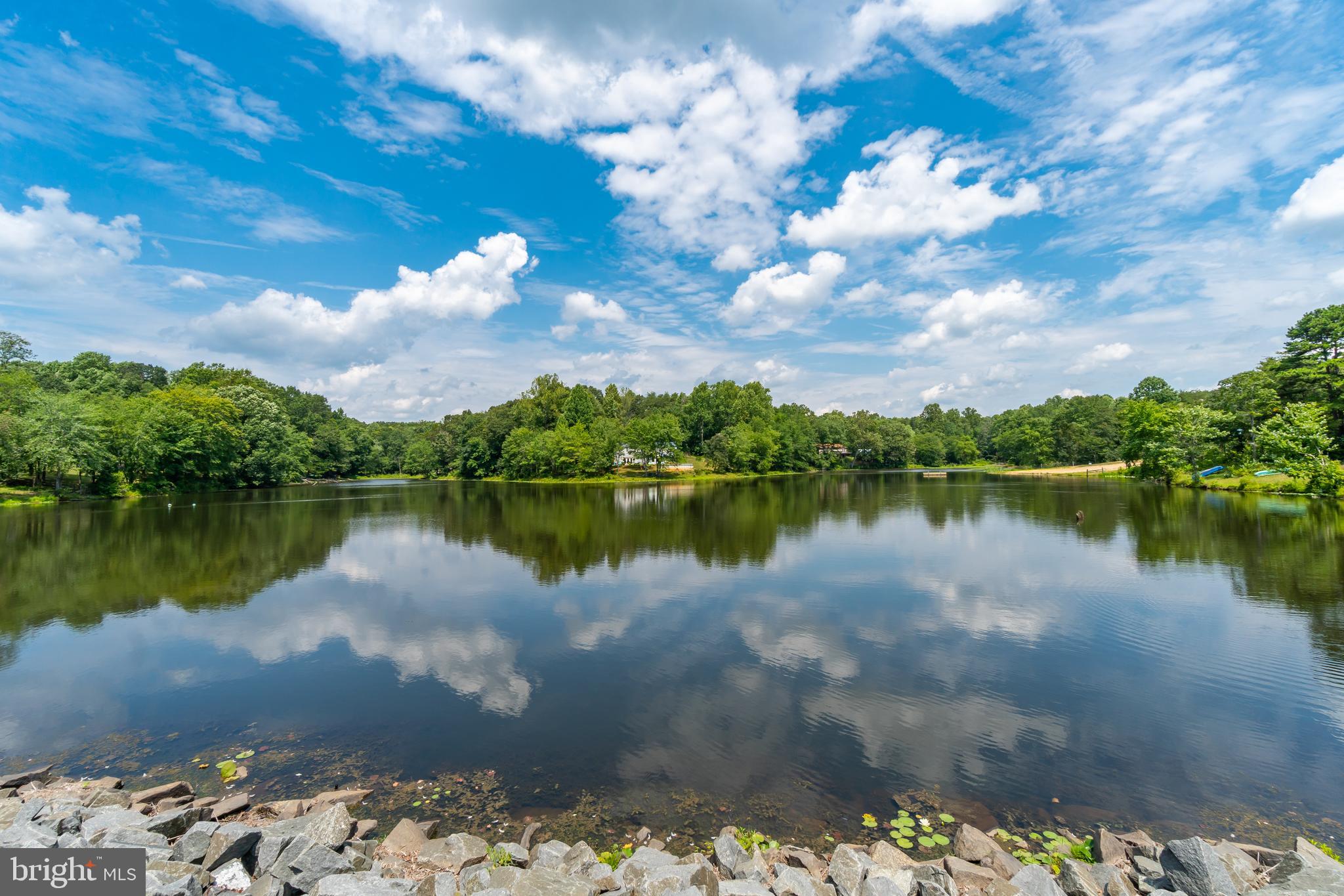 HIDDEN LAKE - Residential