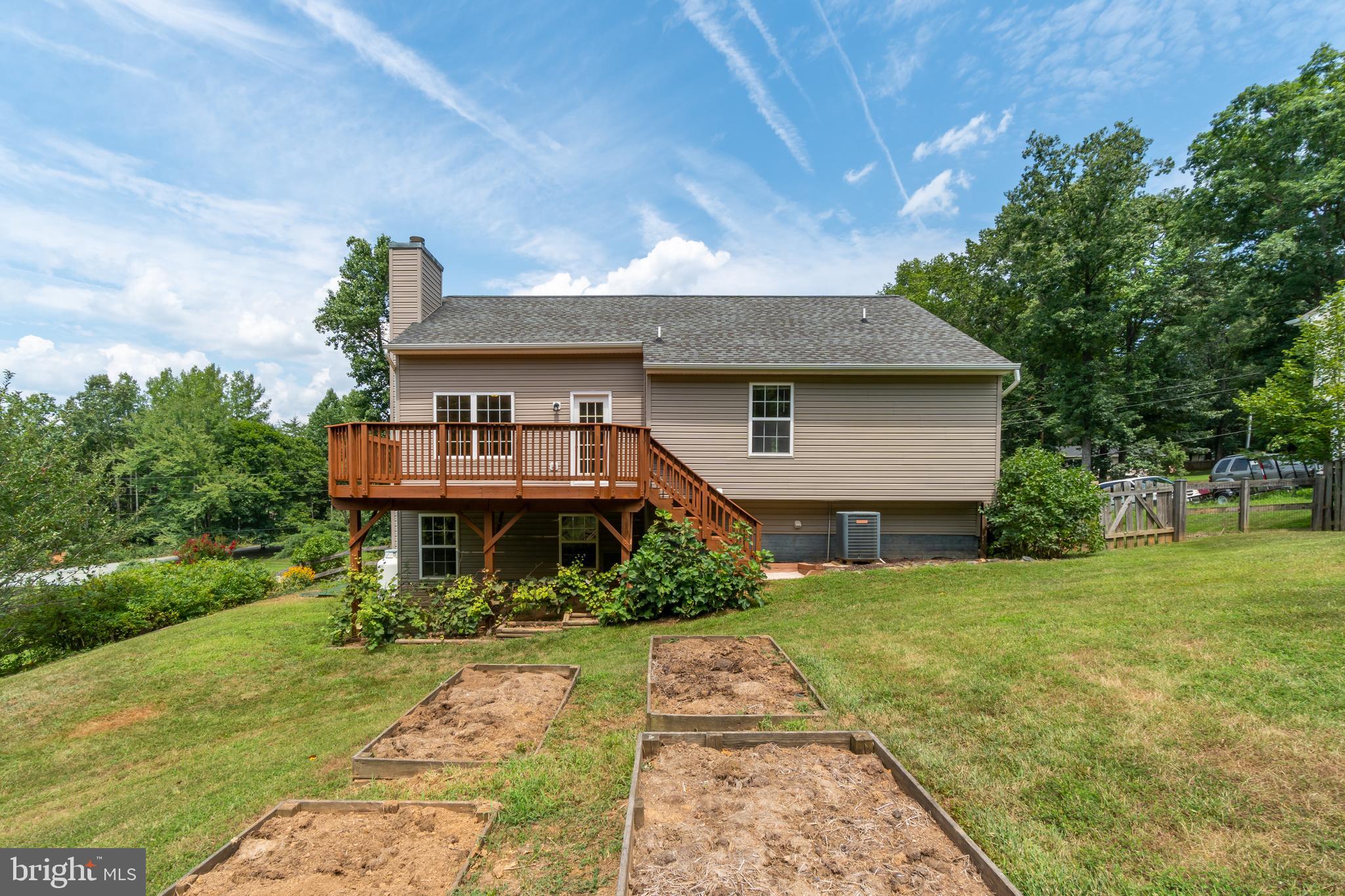 HIDDEN LAKE - Residential