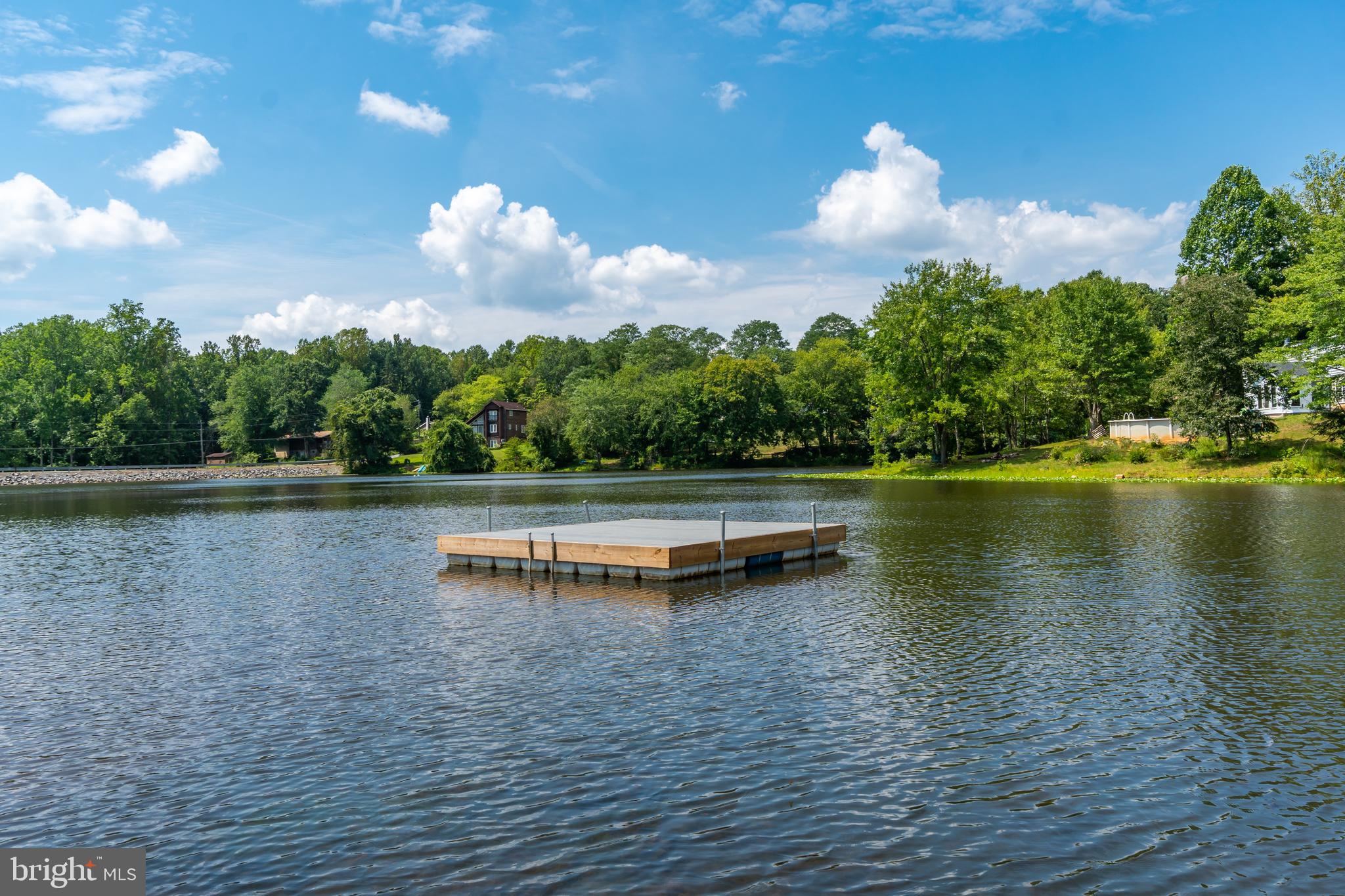 HIDDEN LAKE - Residential