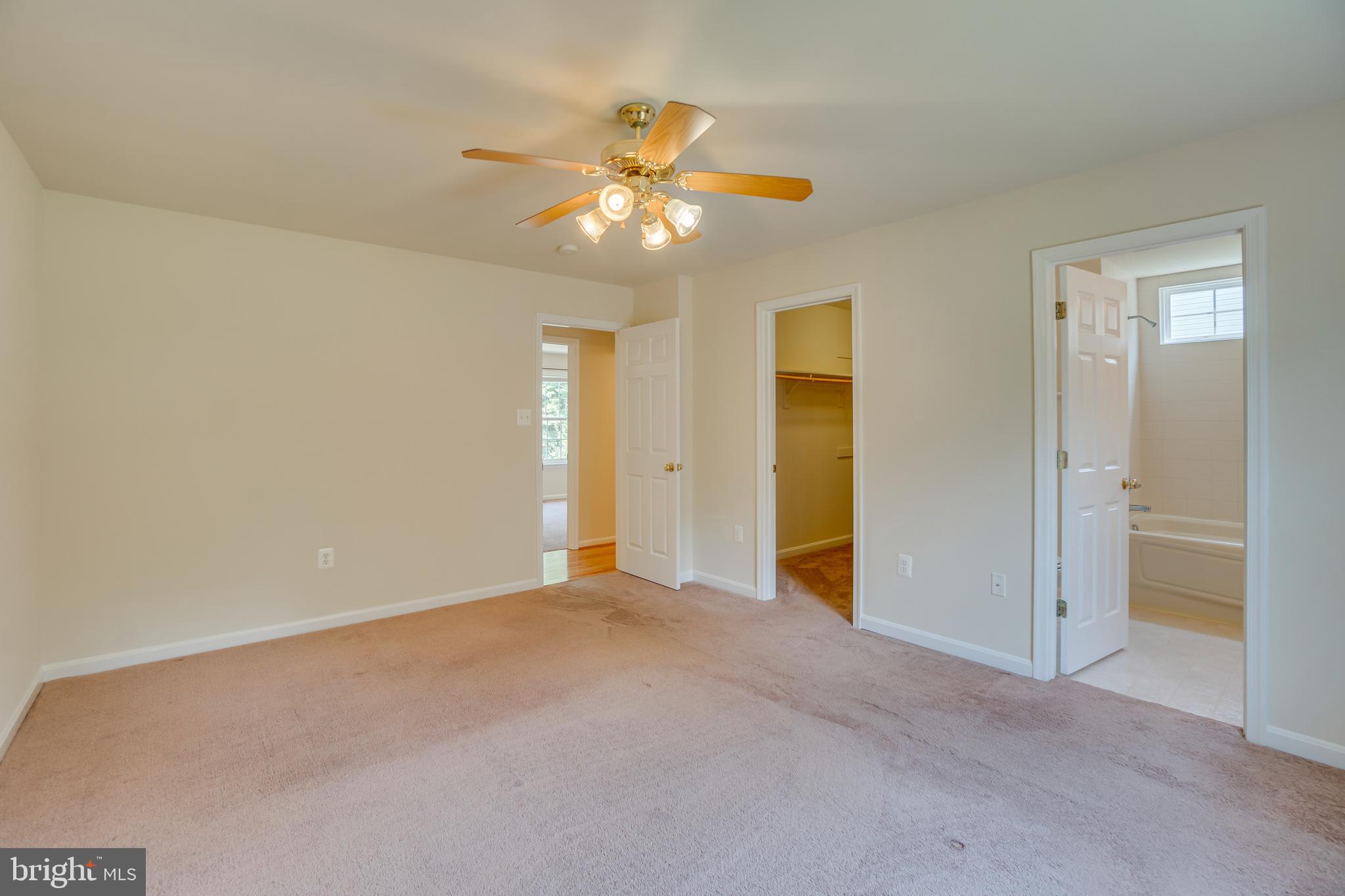 HIDDEN LAKE - Residential