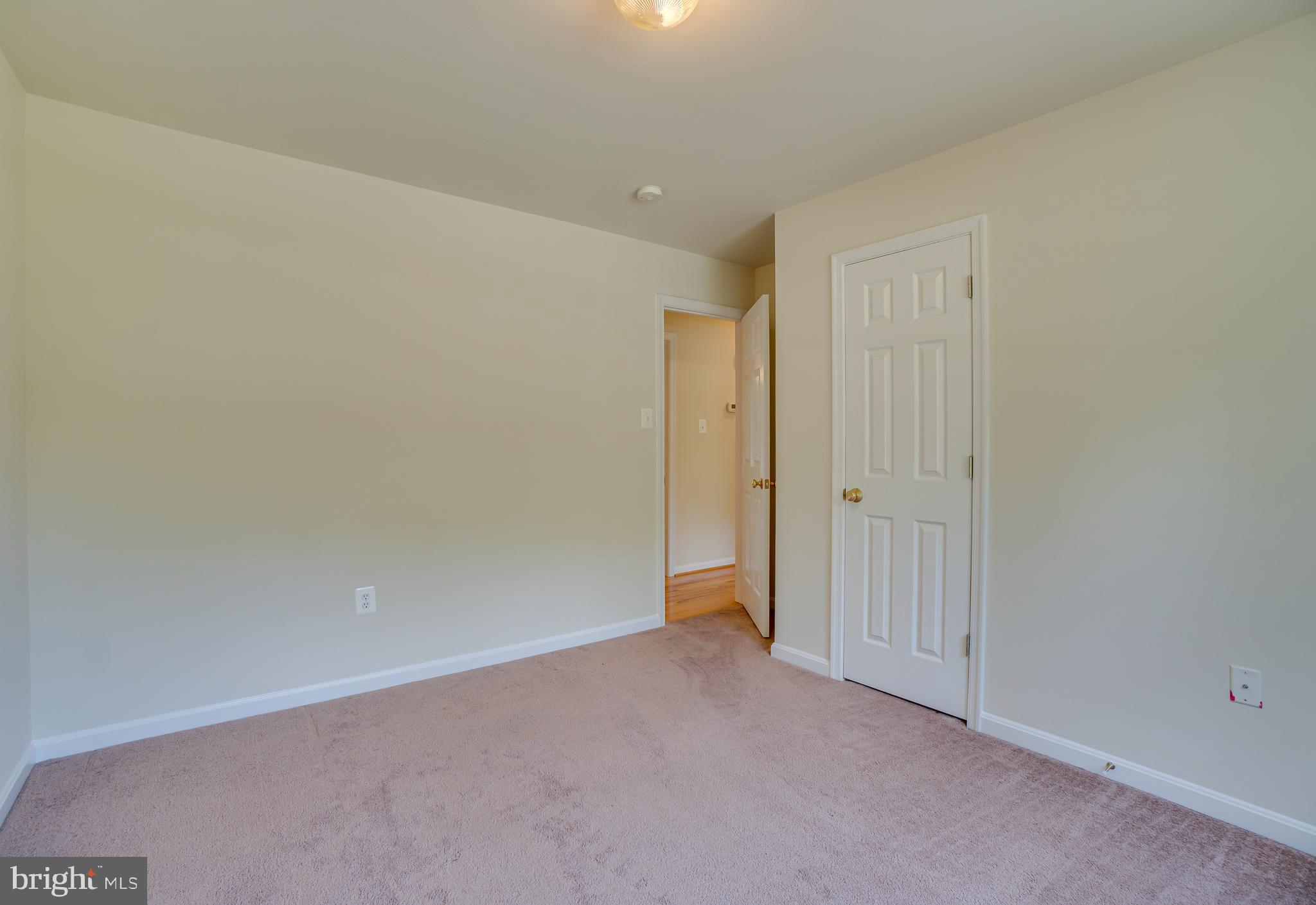 HIDDEN LAKE - Residential