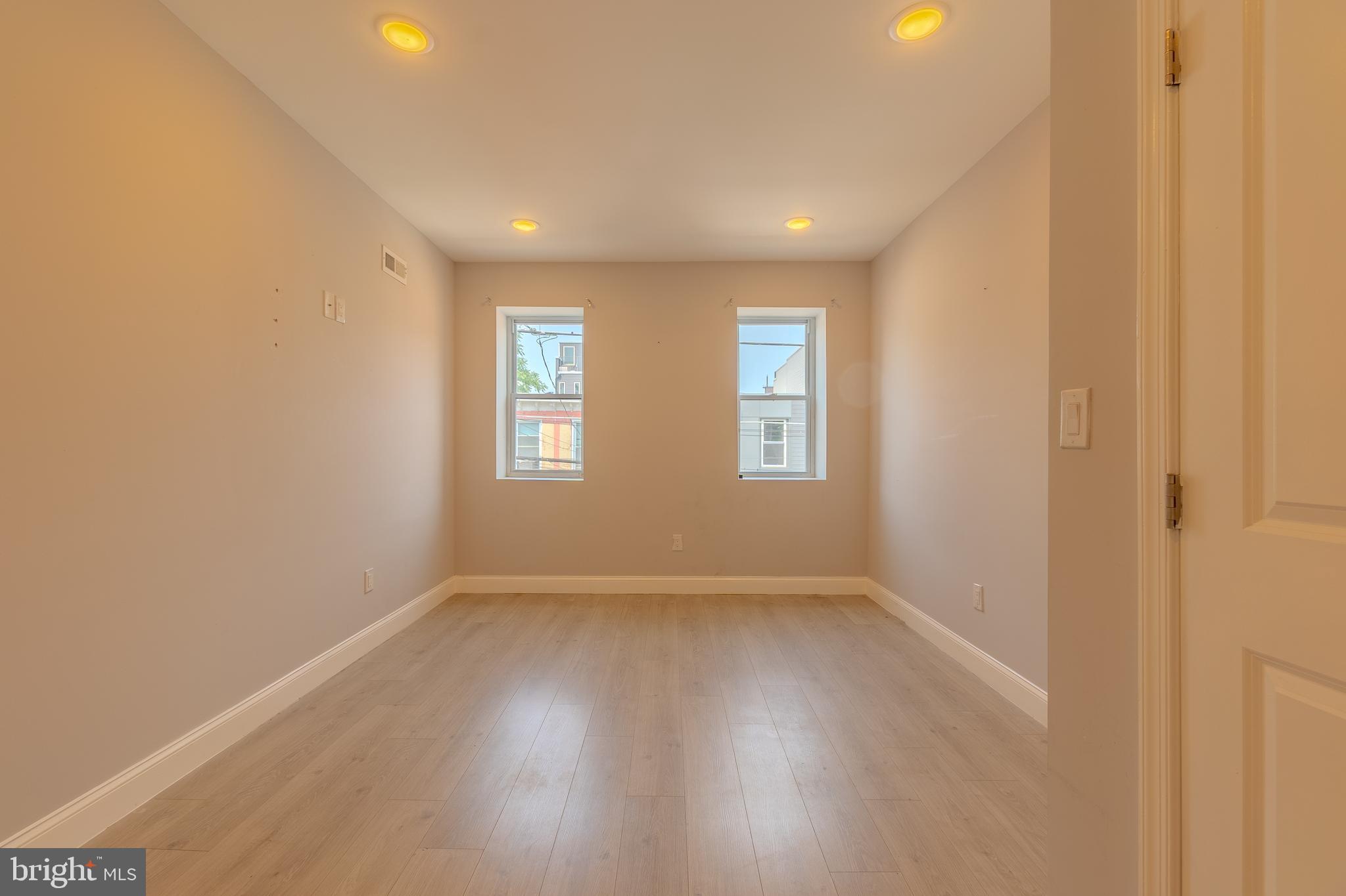 WEST KENSINGTON - Residential