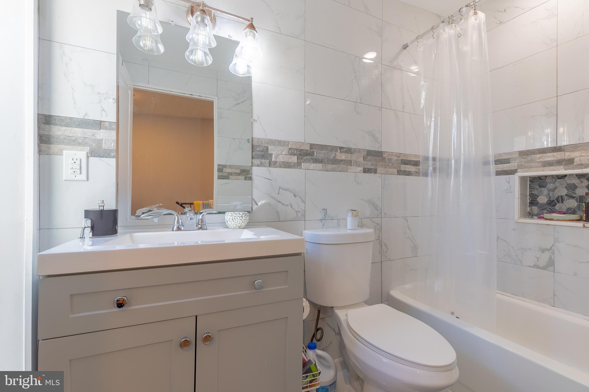 WEST KENSINGTON - Residential