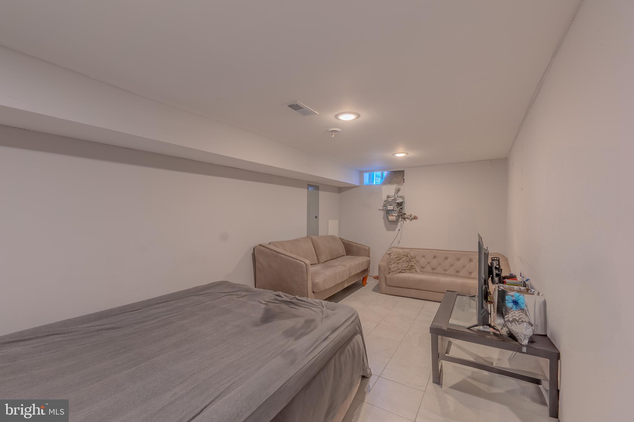 WEST KENSINGTON - Residential