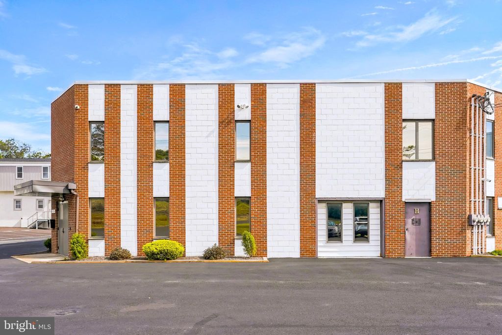 Photo of 1458 County Line Road #H, HUNTINGDON VALLEY, PA 19006 (MLS # PAMC2154634)