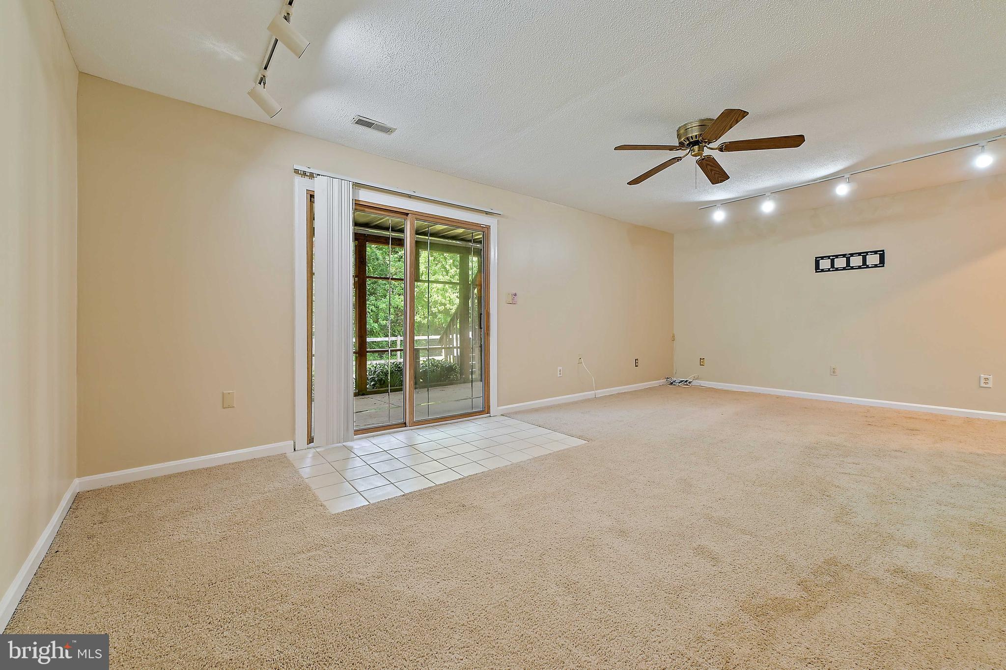 FOXBOROUGH FARMS - Residential