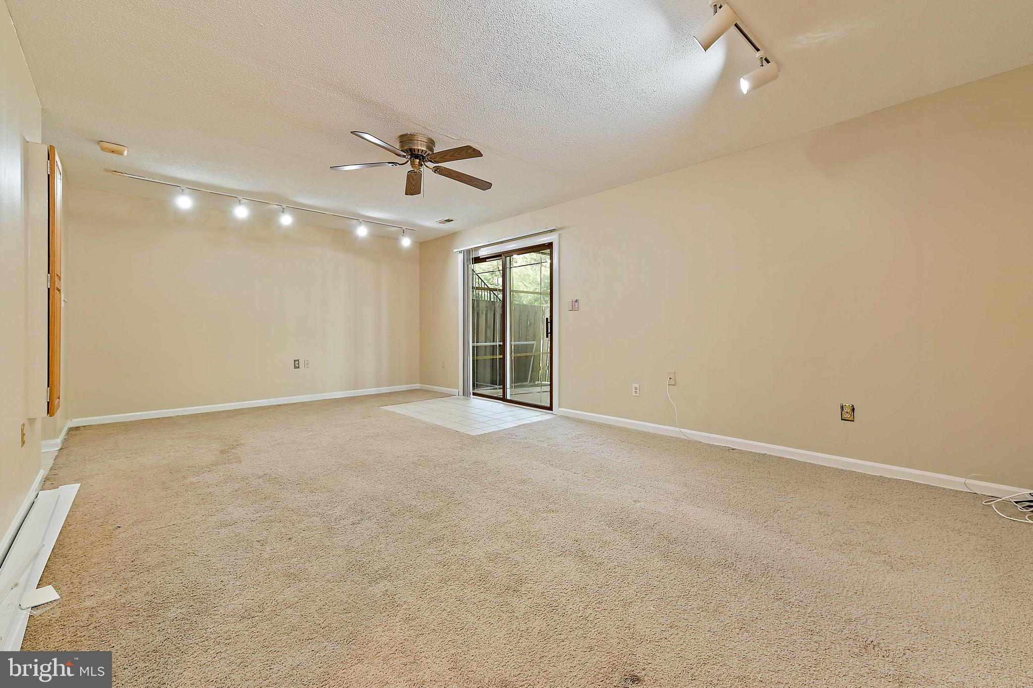 FOXBOROUGH FARMS - Residential